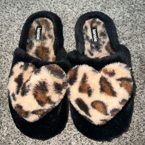 Fluffy Kensie Cheetah Slippers